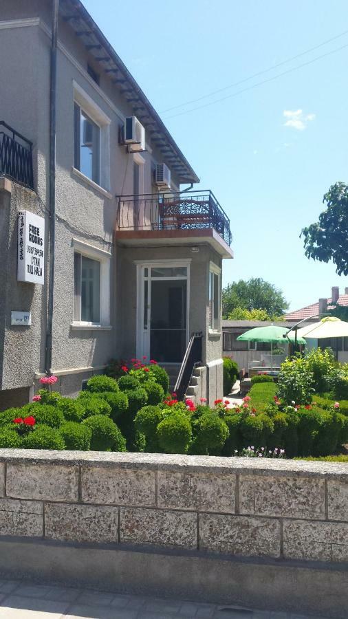 Къща За Гости "Черната Роза" Bŭlgarevo Exterior foto